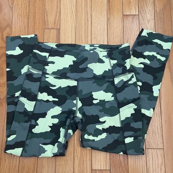 Fast and Free High-Rise Crop 23" Camo Crispin Green - Picture 5 of 6